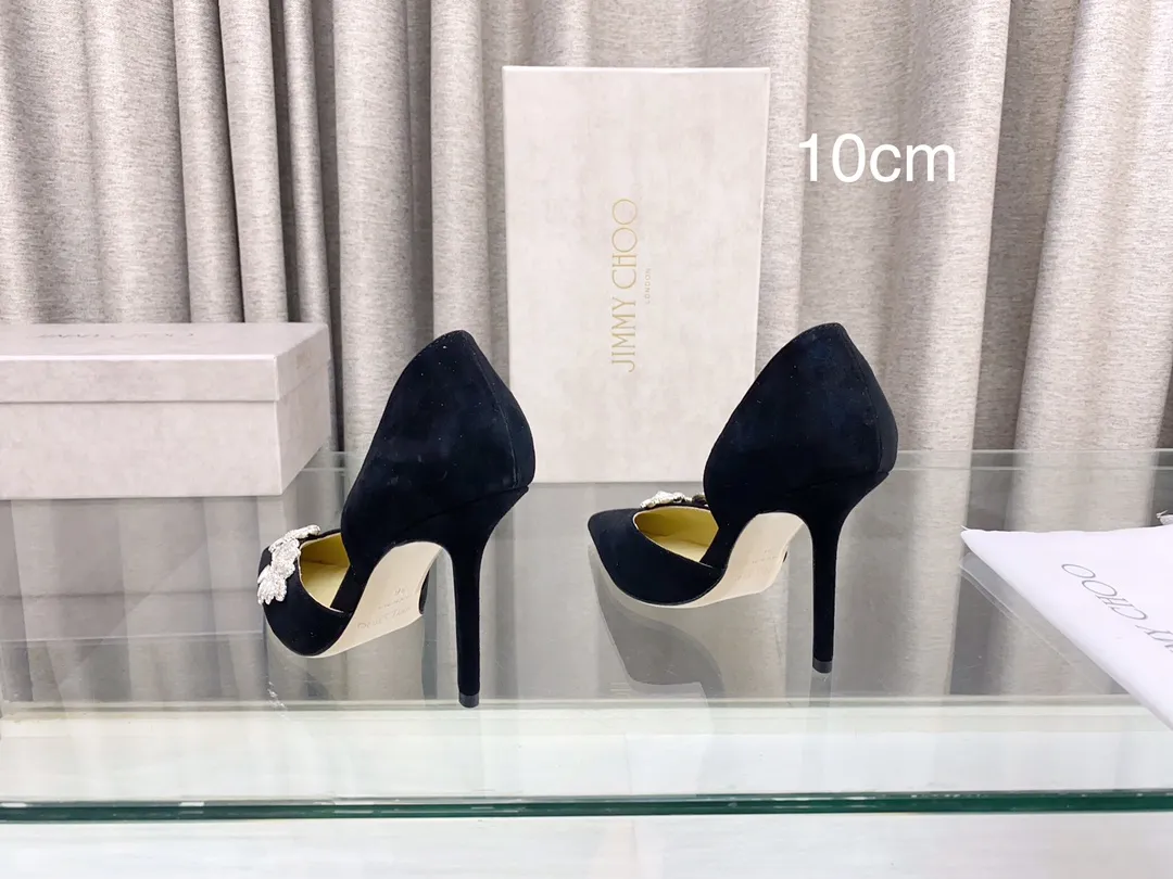 👟👟Ex-factory price 600👟👟 JIMMY CHOO Jimmy Choo counter new leaf diamond hollow shoes 👠 (high quality) 🌈Material: imported cashmere, lining sheepskin ✔️Original customization of rhinestones ➰Italian leather outsole ✨Heel height: 8.5cm/10cm ✨Number of codes: 35~39 (34, 40, 41, 42 are custom-made and cannot be returned or exchanged)